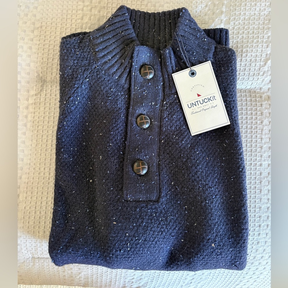 UNTUCKit Men's Gordonne - Sky Captain Sweater